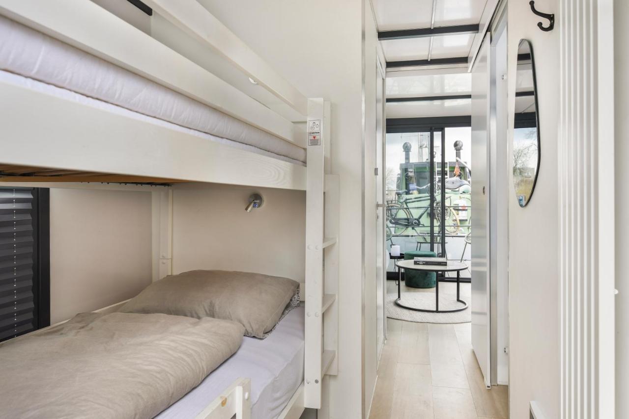 Cosy Tiny Houseboats Near Beach And Restaurants By Weltevreden Experience Zeewolde Luaran gambar