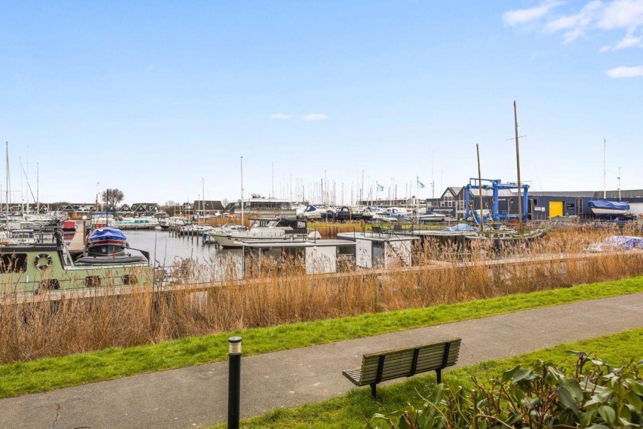 Cosy Tiny Houseboats Near Beach And Restaurants By Weltevreden Experience Zeewolde Luaran gambar