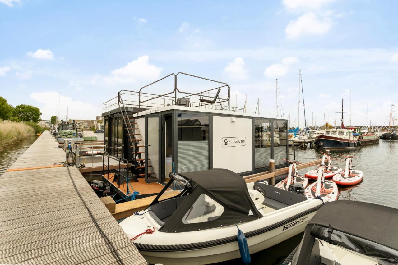 Cosy Tiny Houseboats Near Beach And Restaurants By Weltevreden Experience Zeewolde Luaran gambar
