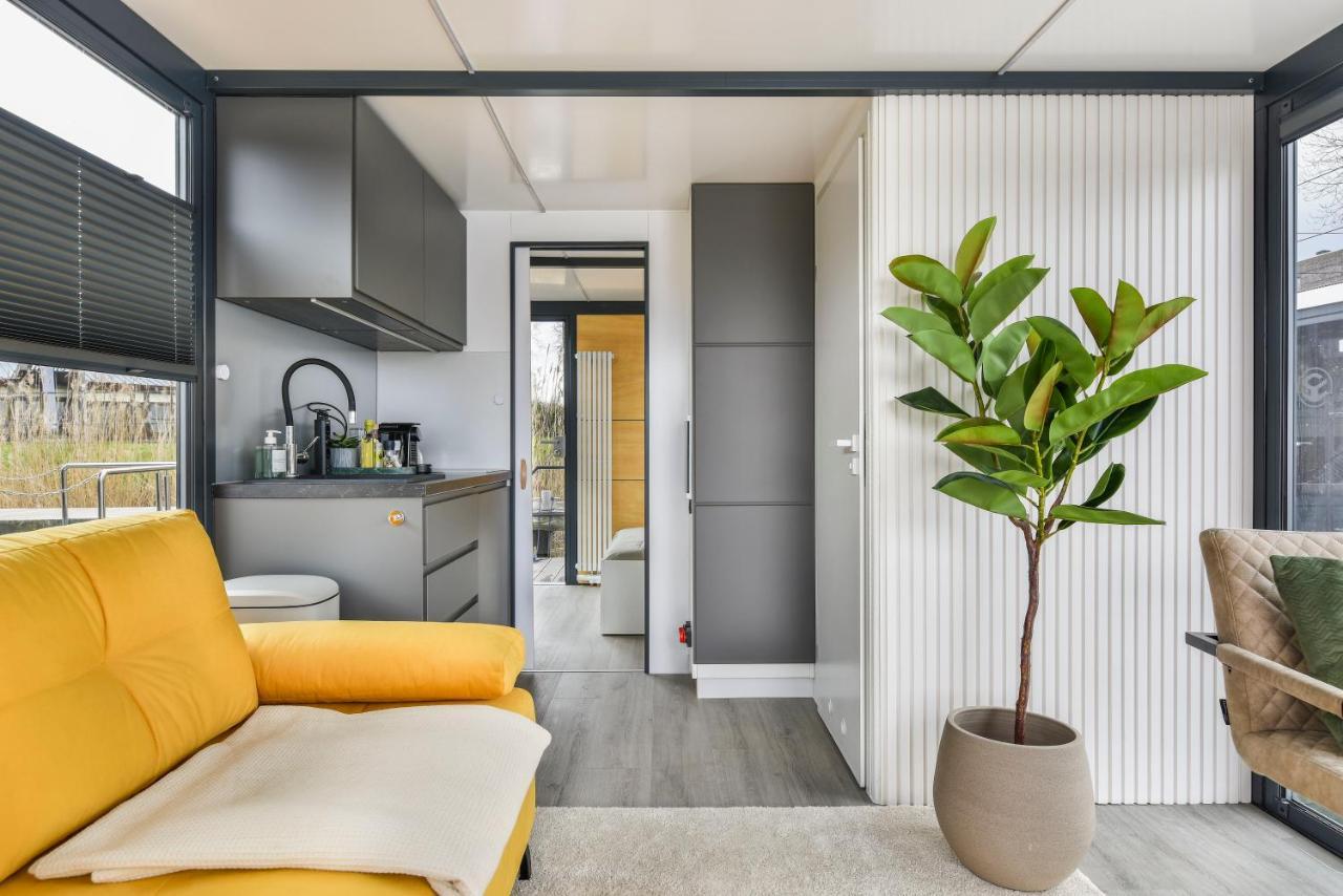 Cosy Tiny Houseboats Near Beach And Restaurants By Weltevreden Experience Zeewolde Luaran gambar