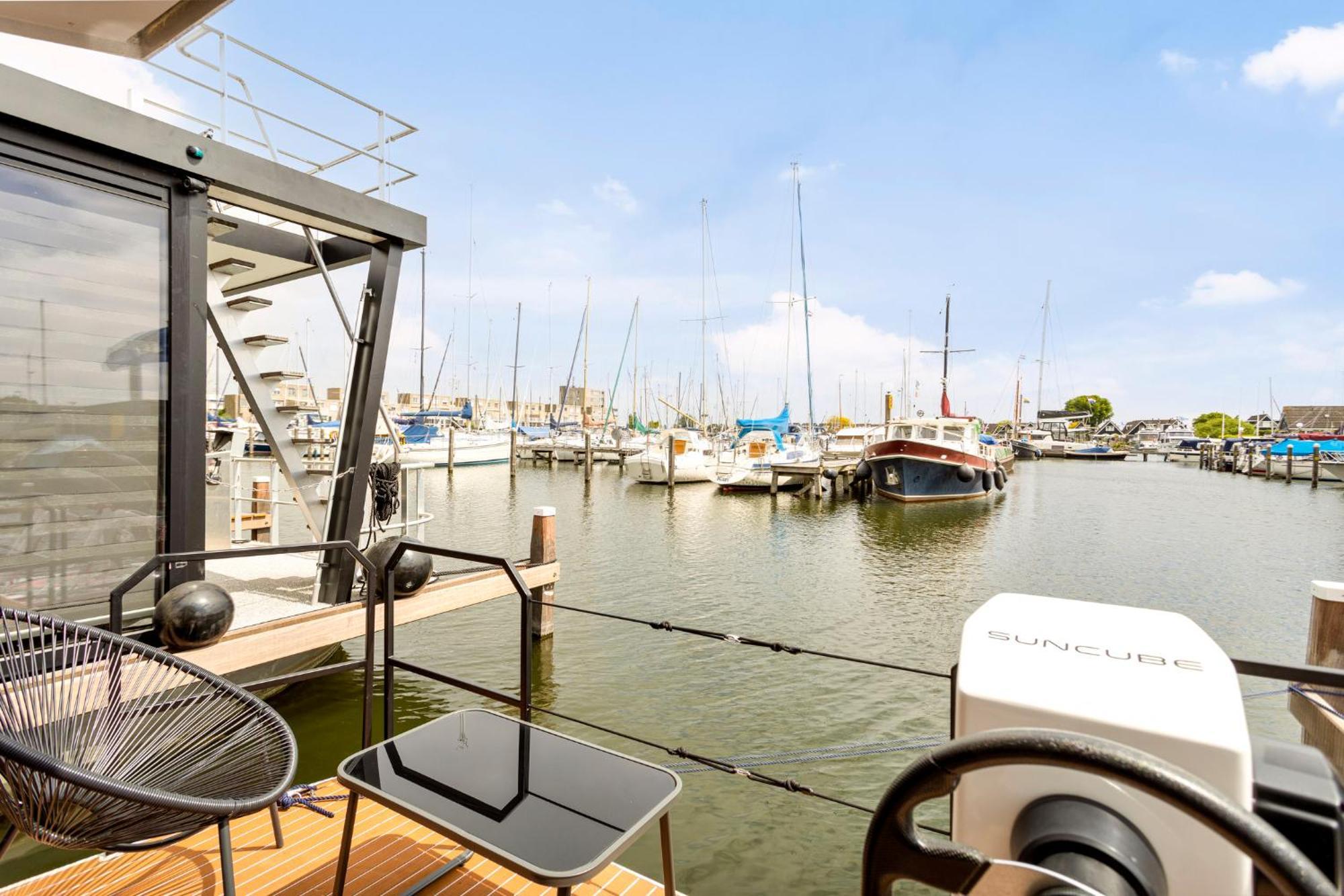 Cosy Tiny Houseboats Near Beach And Restaurants By Weltevreden Experience Zeewolde Luaran gambar