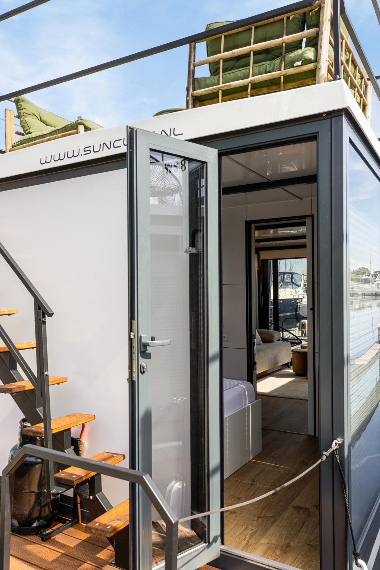 Cosy Tiny Houseboats Near Beach And Restaurants By Weltevreden Experience Zeewolde Luaran gambar
