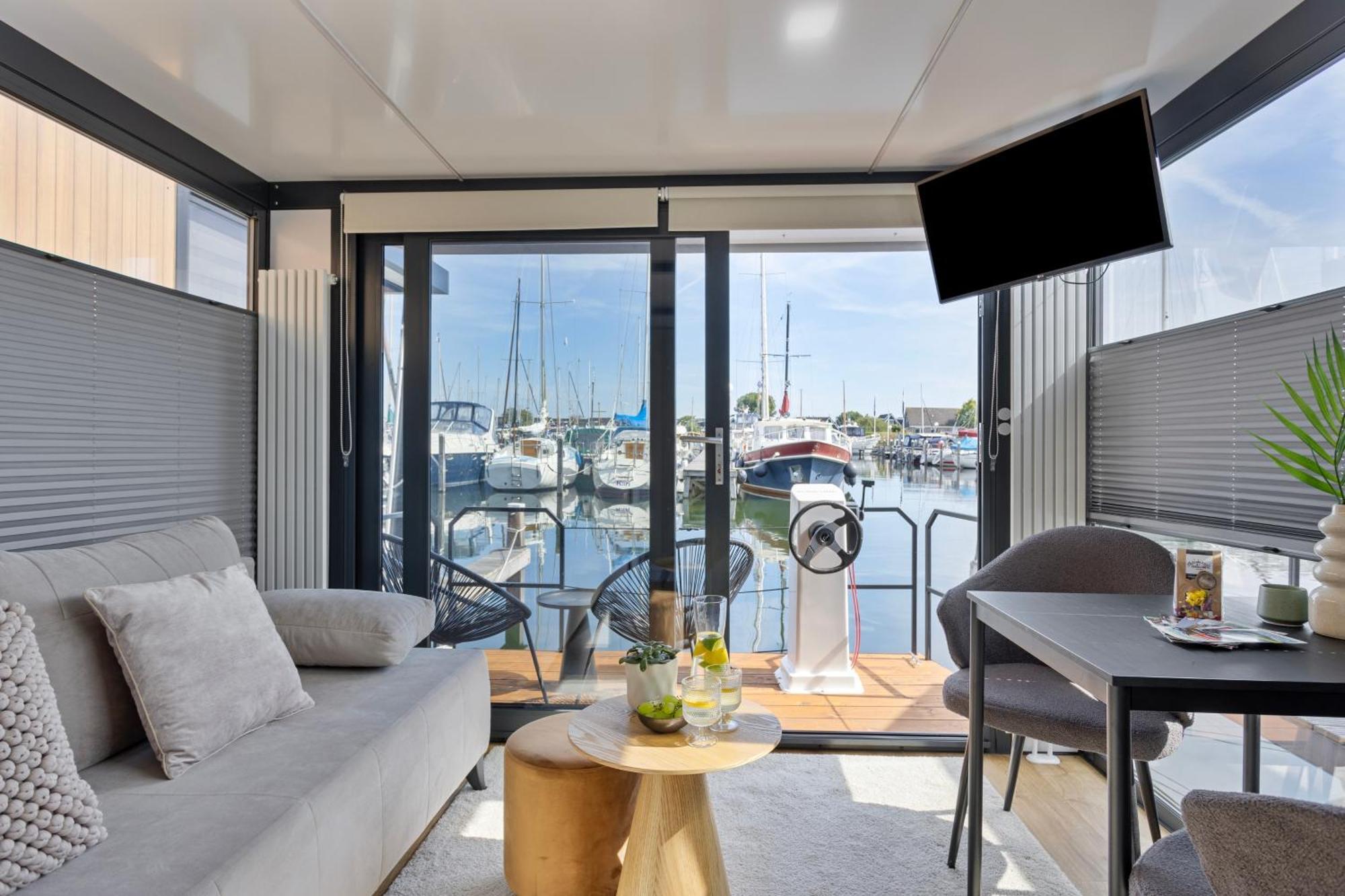 Cosy Tiny Houseboats Near Beach And Restaurants By Weltevreden Experience Zeewolde Luaran gambar