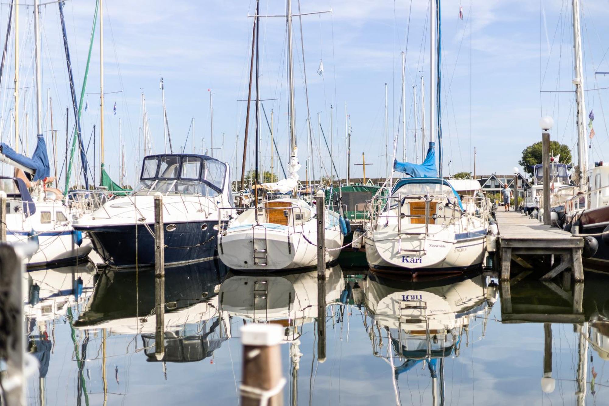 Cosy Tiny Houseboats Near Beach And Restaurants By Weltevreden Experience Zeewolde Luaran gambar